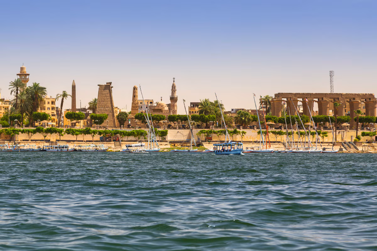<span> Day 3 </span> Aswan/Nile Cruise - (Every Friday or Wednesday or Monday) INCLUDED : 1 Hotel 1 Activity 3 Meals