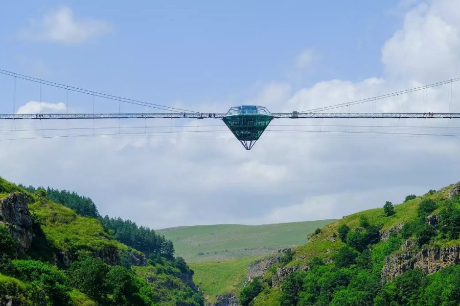 Discover Georgia’s mountains, culture, and diamond views 💎