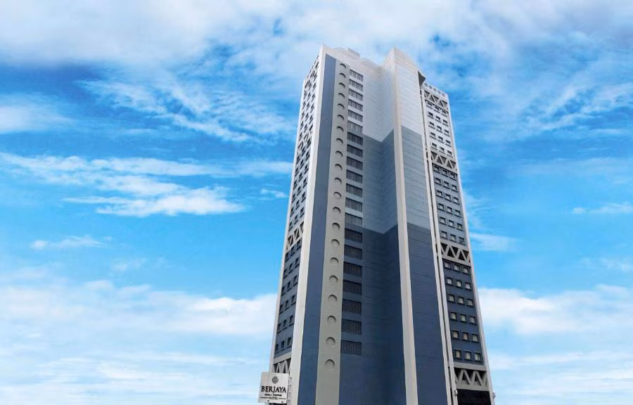 <span> Day 2 </span> Manila INCLUDED : 1 Meal