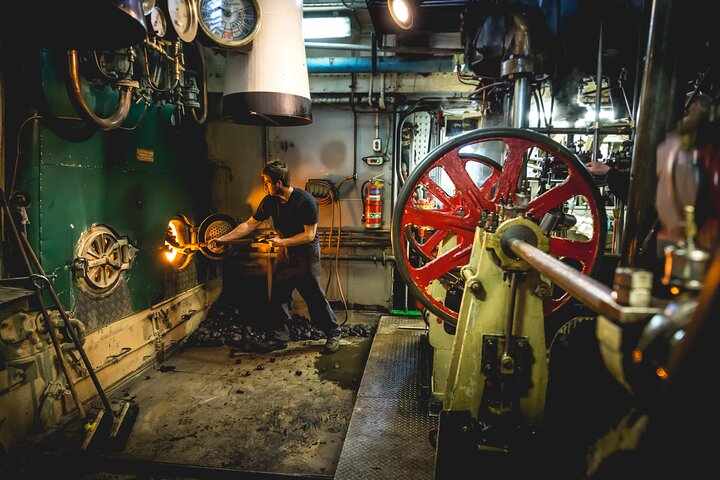 <span> Day 4 </span> Queenstown INCLUDED : 1 Activity