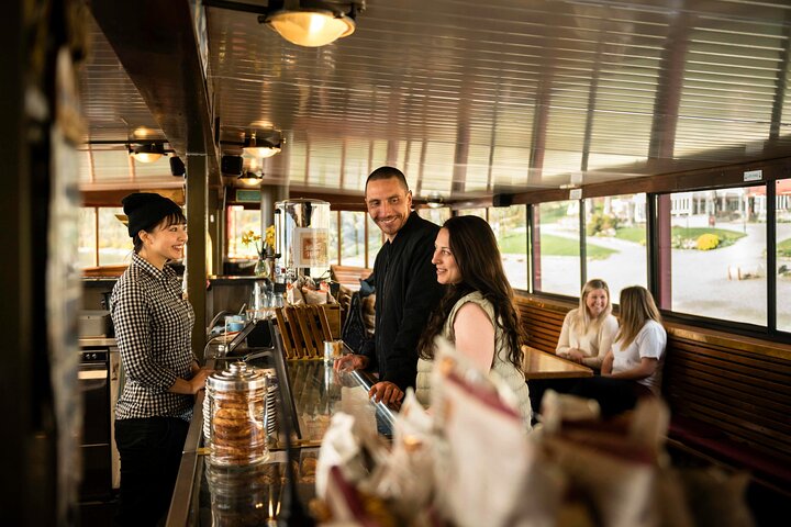 <span> Day 2 </span> Queenstown INCLUDED : 1 Activity