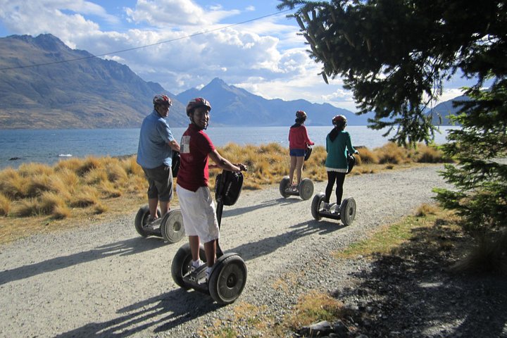 <span> Day 2 </span> Queenstown INCLUDED : 2 Activities 2 Meals