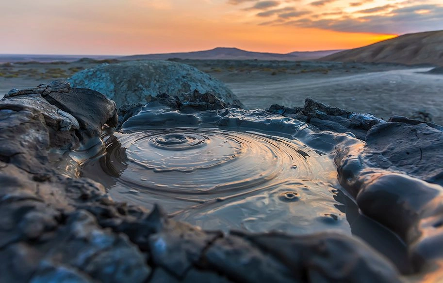 DAY 6 | GOBUSTAN TOUR & ABSHERON TOUR